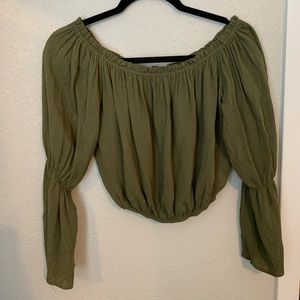 Off the shoulder longsleeve crop top